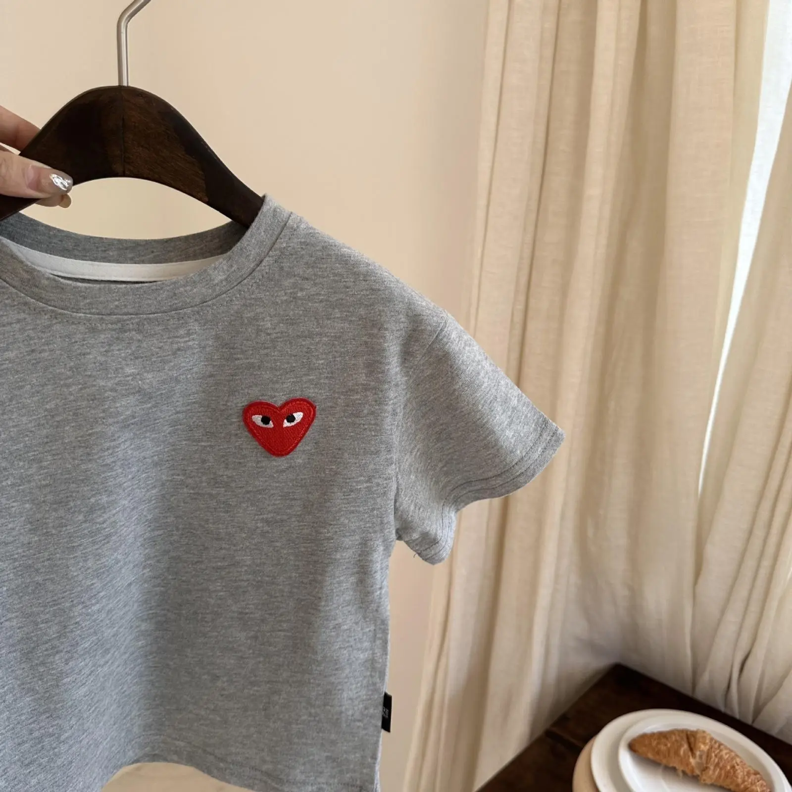 【80-130cm】今季大注目 シンプル 可愛い 合わせやすい 着心地良い 人気 Tシャツ