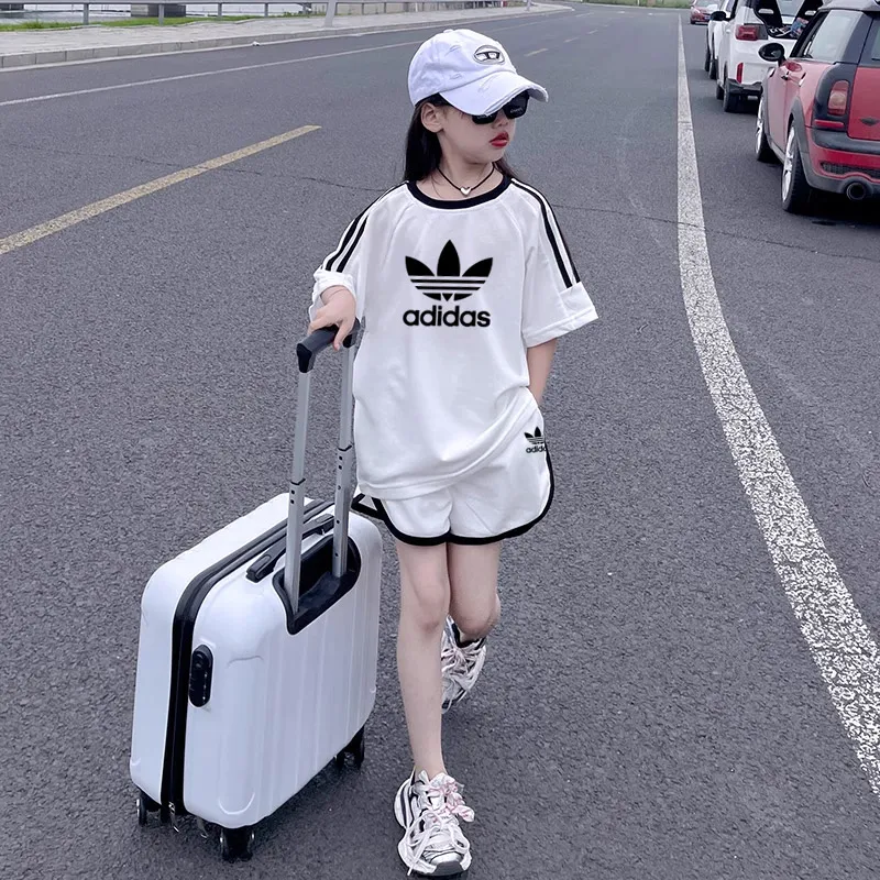 【90-160cm】二点セット デザイン満点 大注目 カジュアル 合わせやすい 女の子 半袖 Ｔシャツ＋ショートパンツ セットアップ