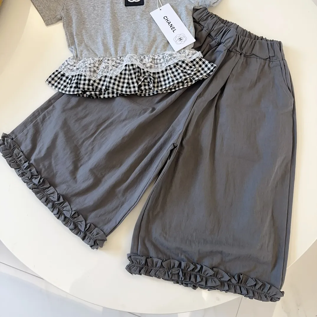 【90-140cm】二点セット 絶対欲しい おしゃれ スタイリッシュ 女の子 半袖Ｔシャツ＋パンツ セットアップ