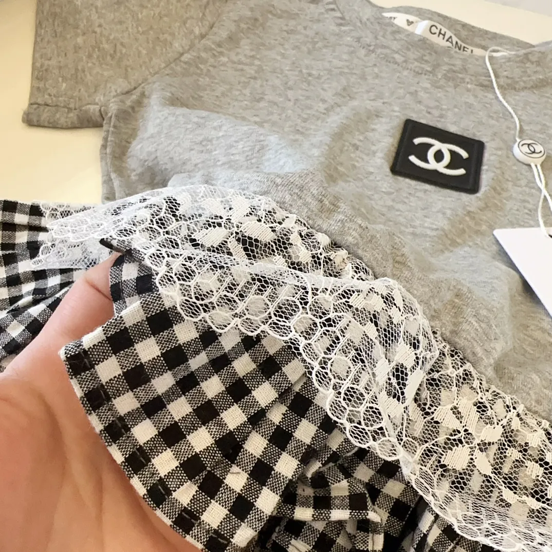 【90-140cm】二点セット 絶対欲しい おしゃれ スタイリッシュ 女の子 半袖Ｔシャツ＋パンツ セットアップ