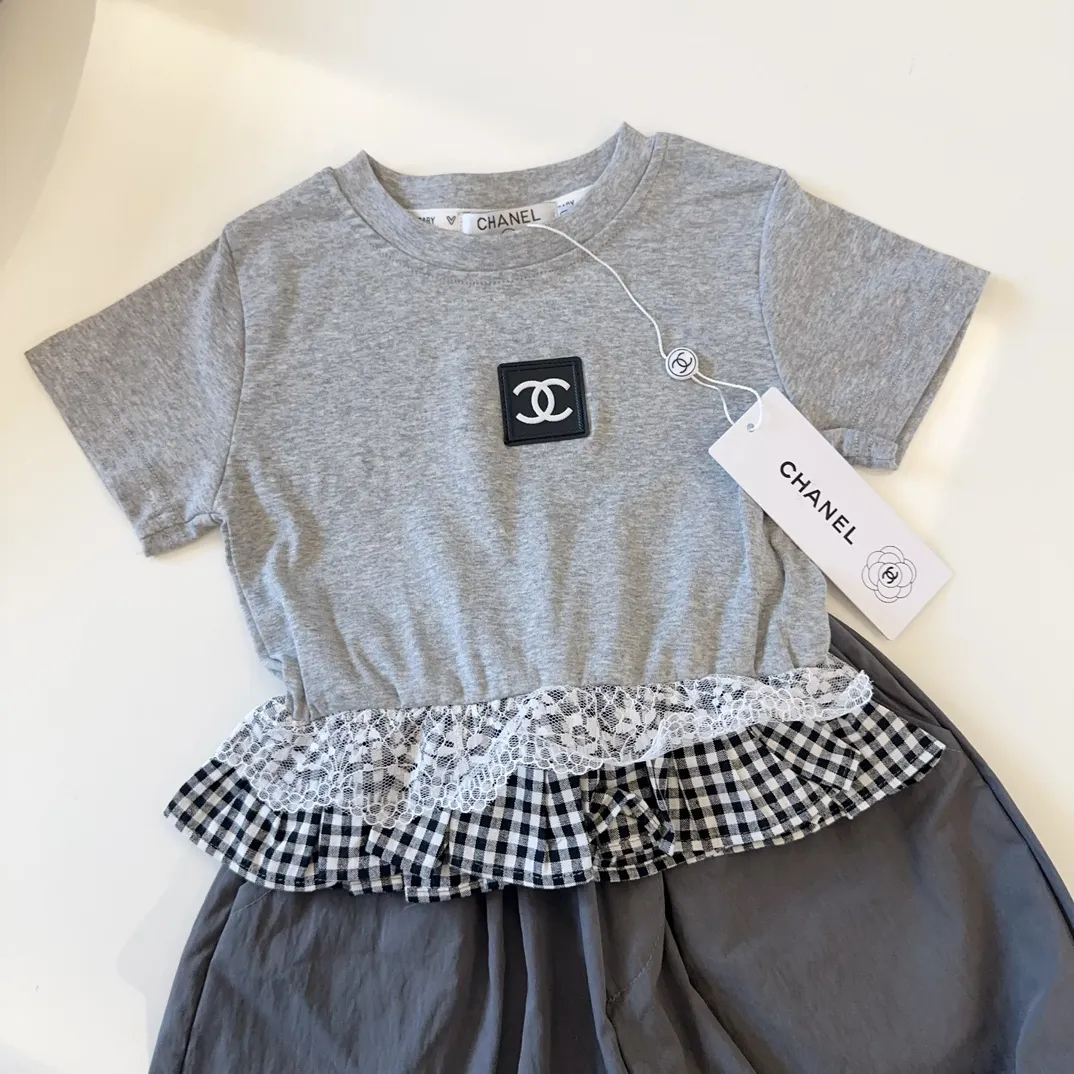 【90-140cm】二点セット 絶対欲しい おしゃれ スタイリッシュ 女の子 半袖Ｔシャツ＋パンツ セットアップ