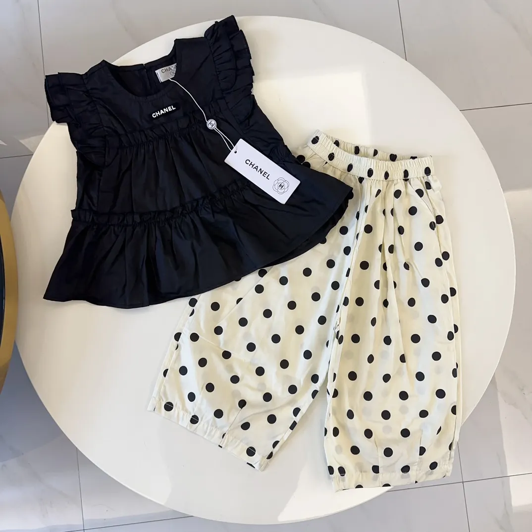 【90-140cm】二点セット おしゃれキッズ必見 可愛い 高見え 女の子 半袖Ｔシャツ＋パンツ セットアップ