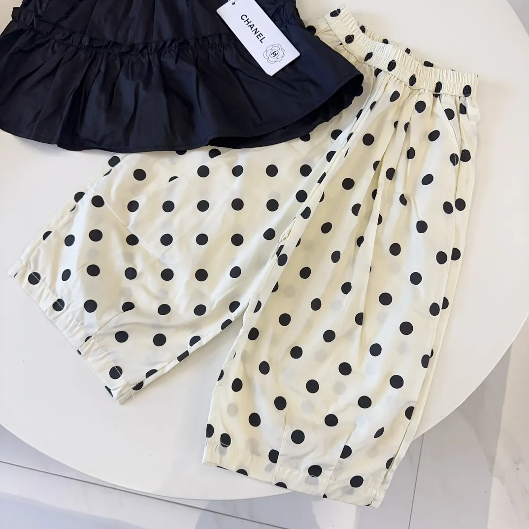 【90-140cm】二点セット おしゃれキッズ必見 可愛い 高見え 女の子 半袖Ｔシャツ＋パンツ セットアップ
