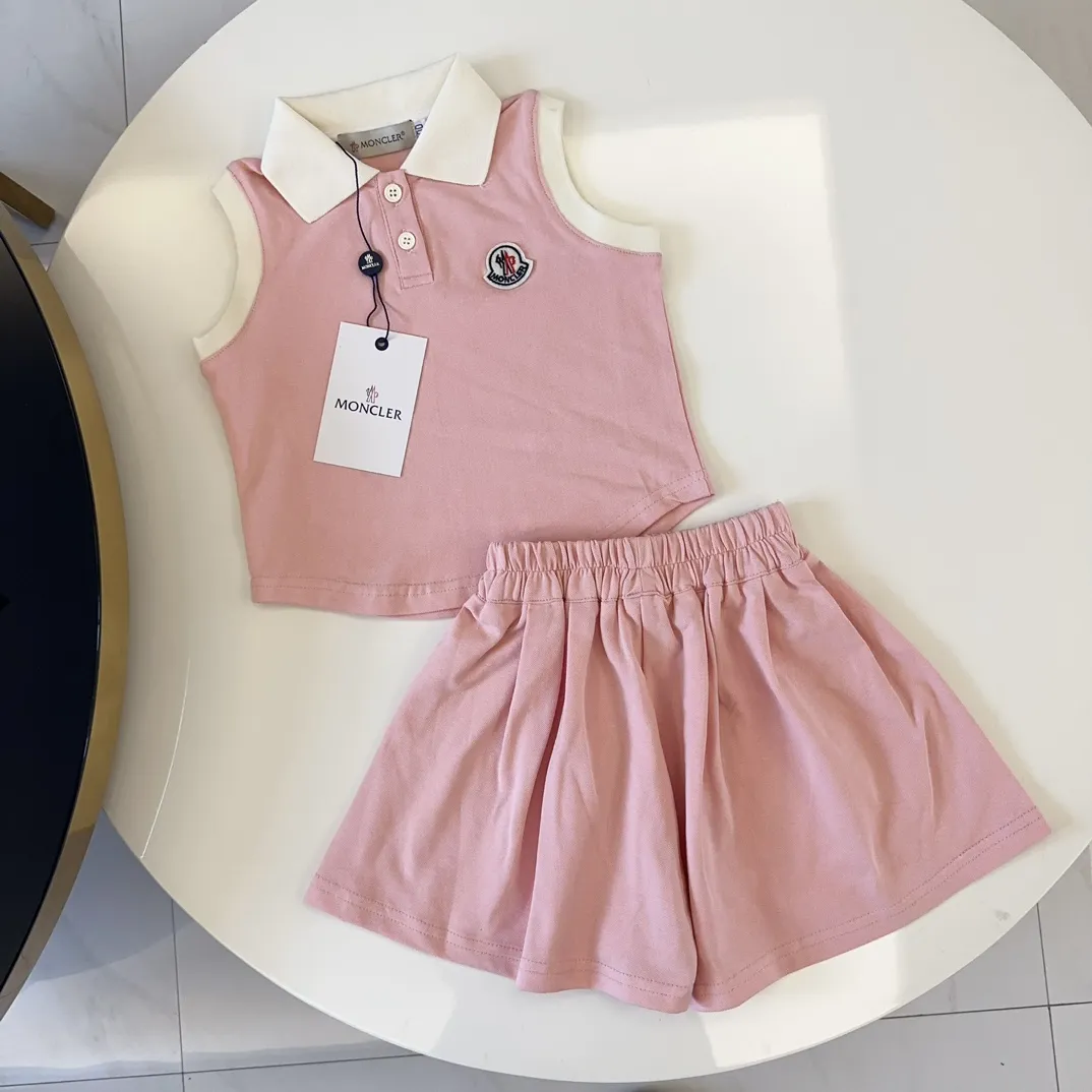 【90-140cm】二点セット お気に入り カジュアル 快適　POLOネック タンクトップ＋ショートパンツ セットアップ