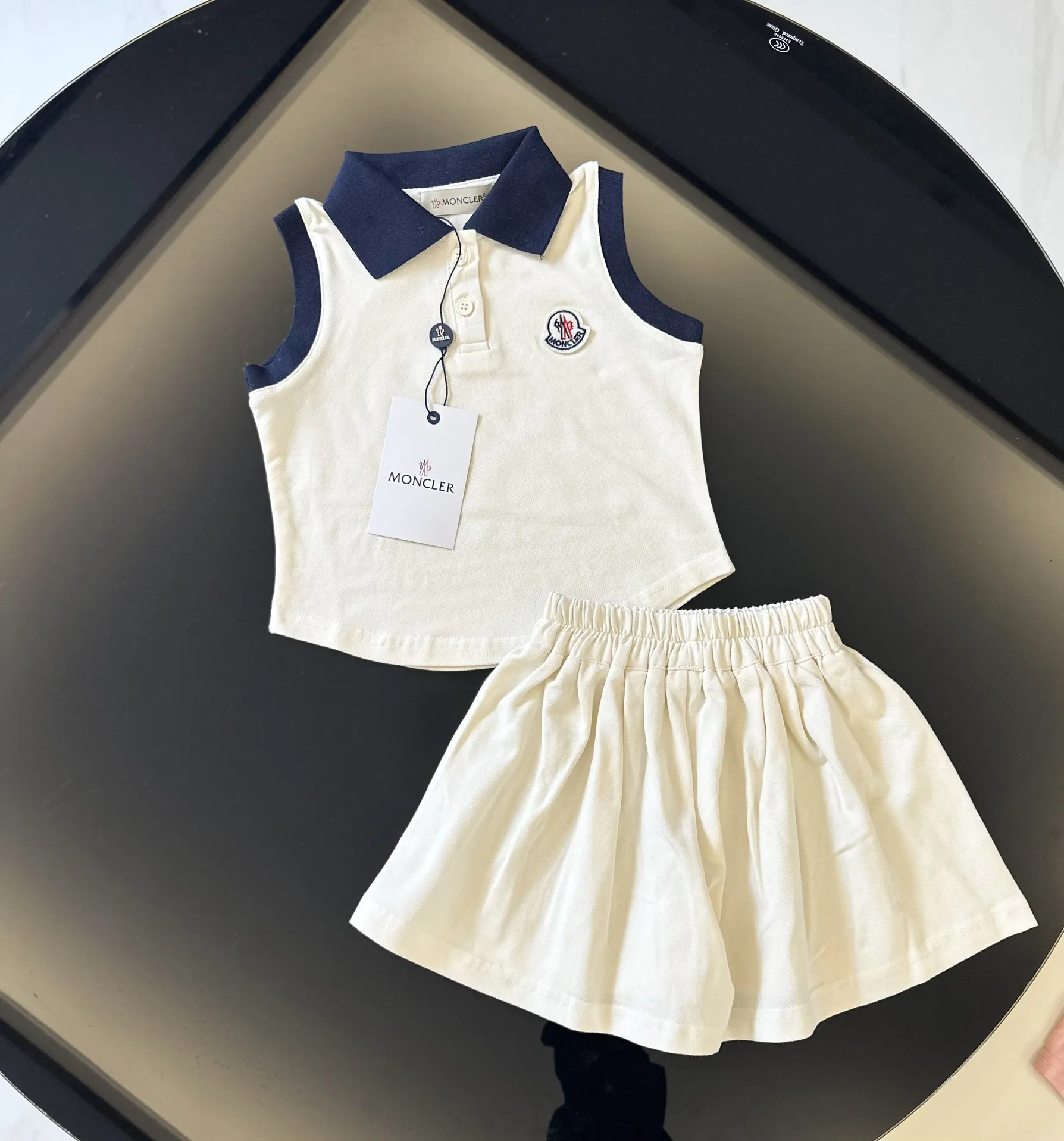 【90-140cm】二点セット お気に入り カジュアル 快適　POLOネック タンクトップ＋ショートパンツ セットアップ