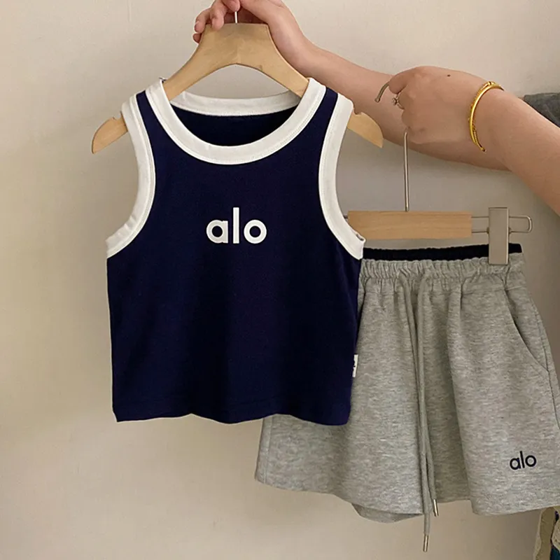 【110-160cm】二点セット 絶対欲しい シンプル スポーティ タンクトップ＋ショートパンツ セットアップ