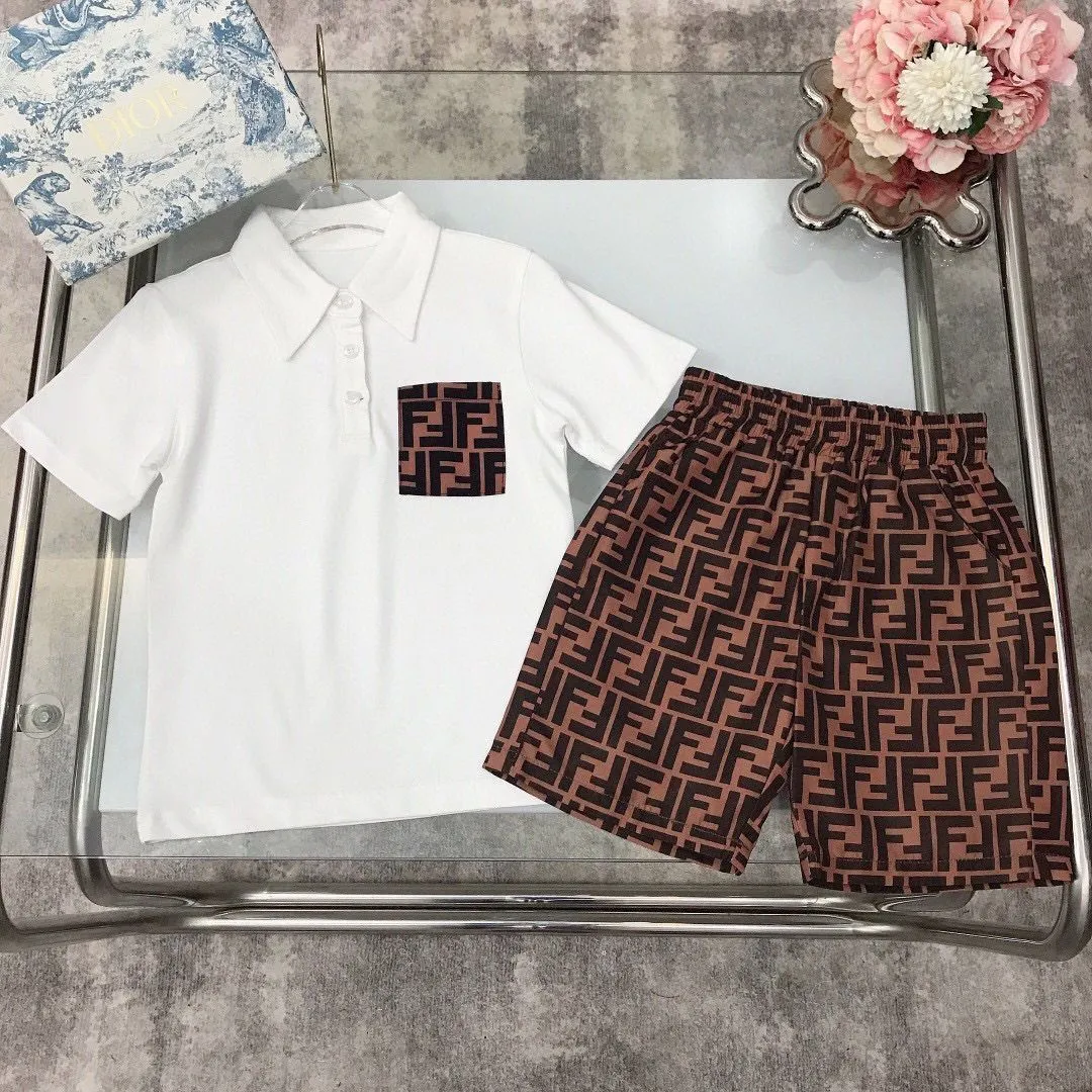 【90-160cm】二点セット コンフォート感抜群 カジュアル 快適 Poloネック 半袖Ｔシャツ＋ショートパンツ セットアップ