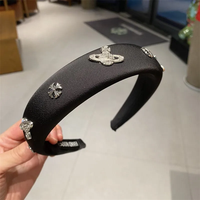 絶対欲しい モード感アップ プレゼントに最適 ガーリー シンプル カチューシャ