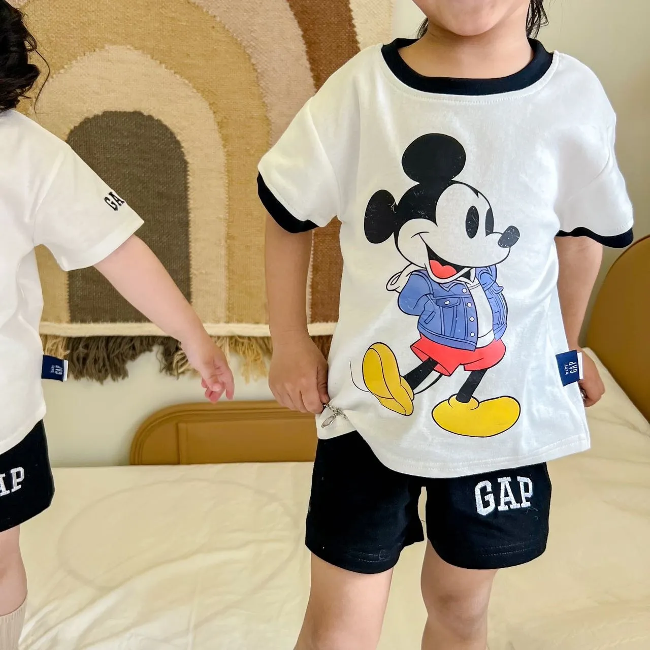 【💥在庫わずか】【80-130cm】二点セット 夏にぴったり 爆売れ中 カジュアル 半袖Ｔシャツ+ショートパンツ セットアップ