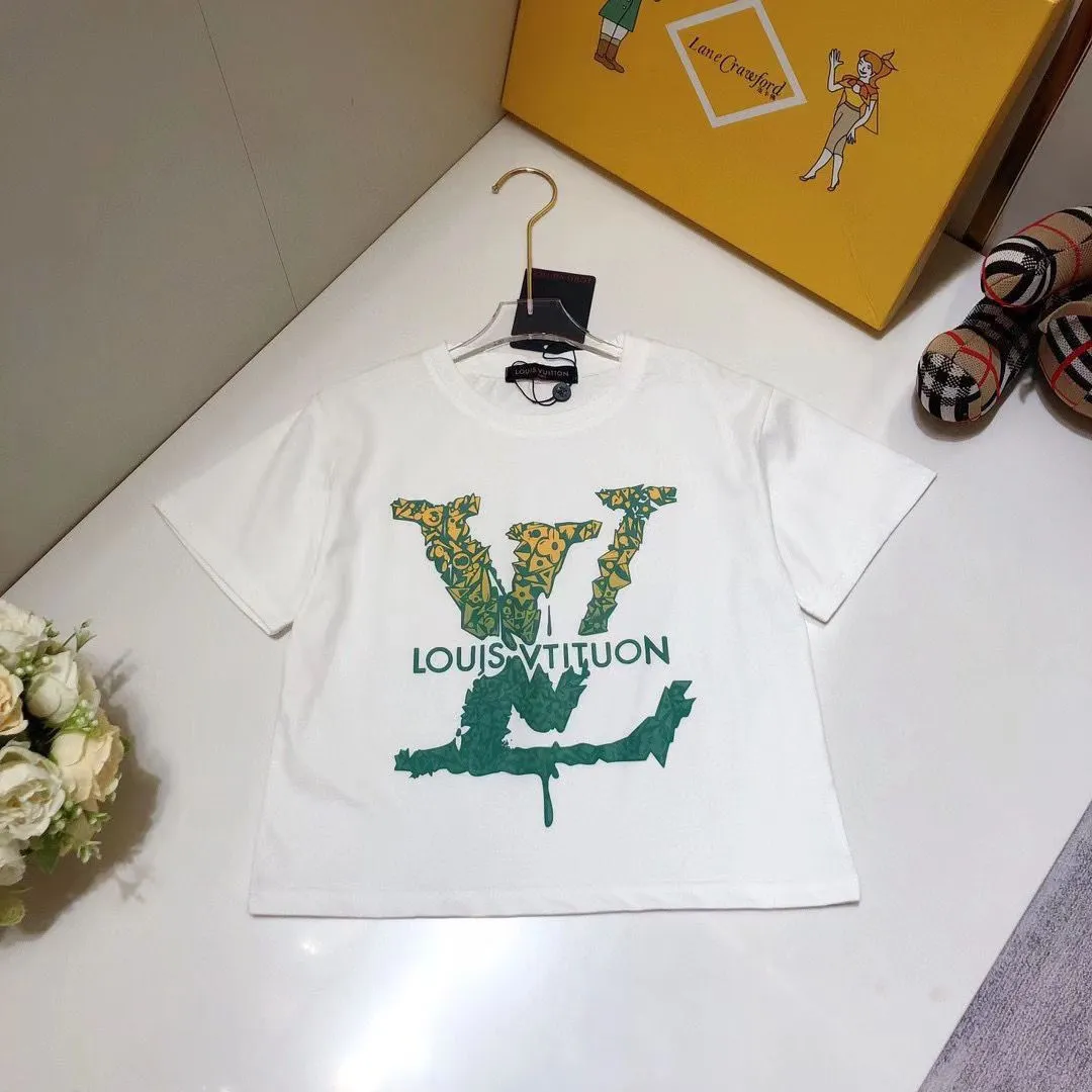 【90-160cm】二点セット 存在感アップ カジュアル 大活躍 スタイリッシュ 半袖Ｔシャツ+ショートパンツ セットアップ　